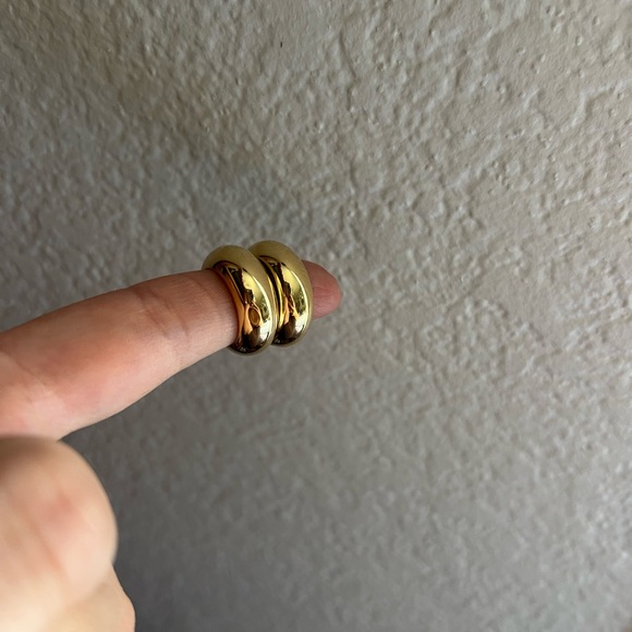 Mejuri Solid 14K Yellow Gold Small Chunky Hoops - Picture 7 of 16